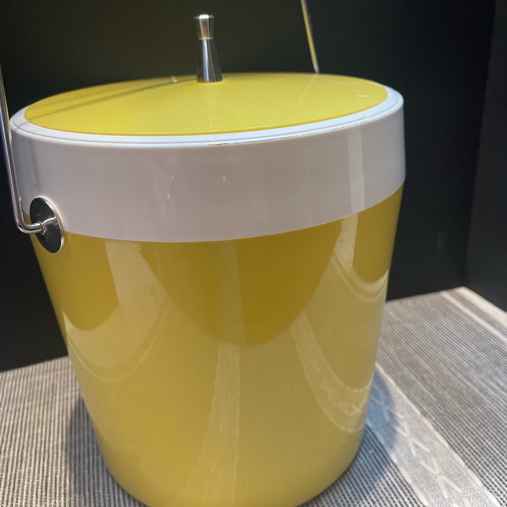 Mid Century Vintage 70's Bright Yellow Lucite Ice Bucket Lid